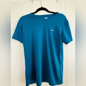 Nike Women's Blue Short Sleeve Tee